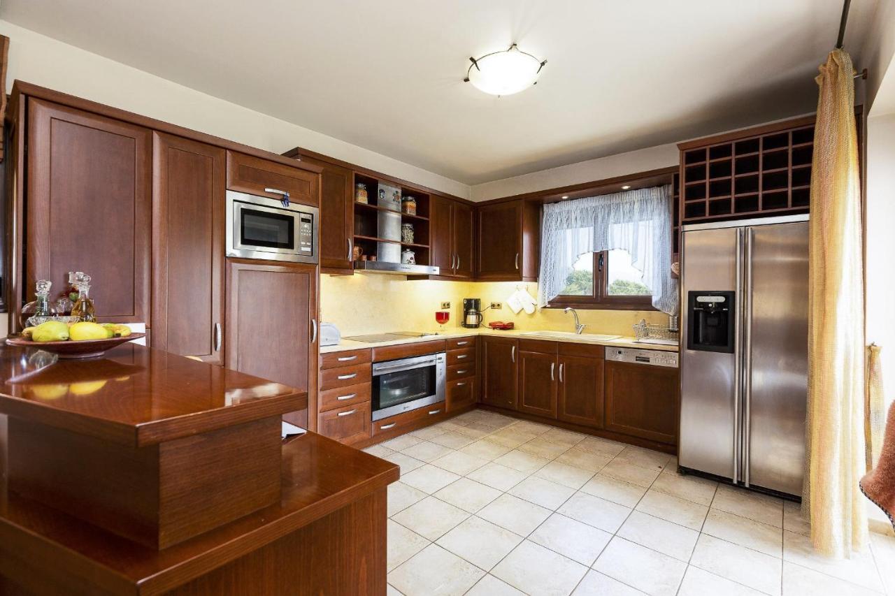 Tria Monastiria Villa Natura - With Private Heated Pool מראה חיצוני תמונה